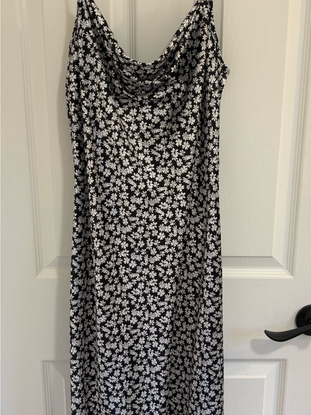 bebe Black and White Daisy Print Maxi Slip Dress